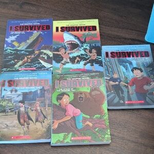 Scholastic I Survived Graphic Novels - Vibrant Adventure Set